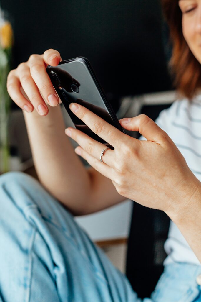 How to Change Voicemail Greeting guide to voicemail customization, recording tips, phone settings, carrier options, and voice message management.
