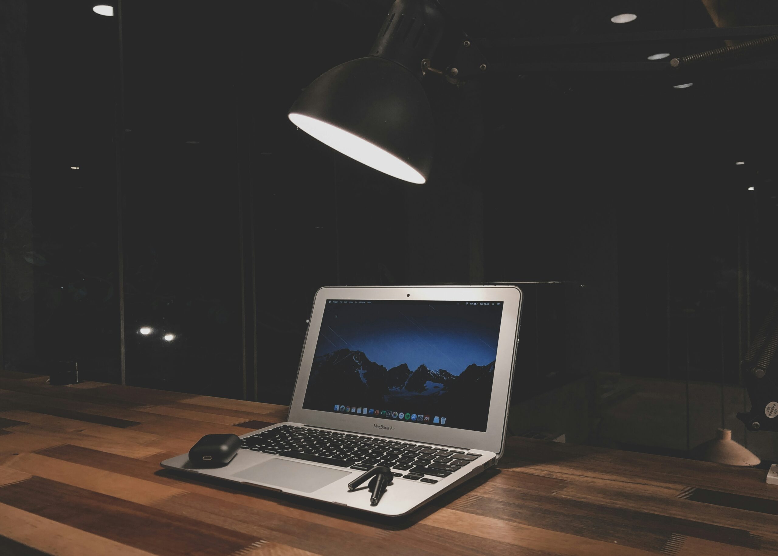 How to Fix Screen Flickering featuring display troubleshooting, graphics driver updates, monitor fixes, hardware checks, and Windows screen repair.