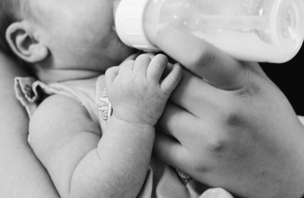 Why Is My Breast Milk Watery? Guide to breast milk appearance
