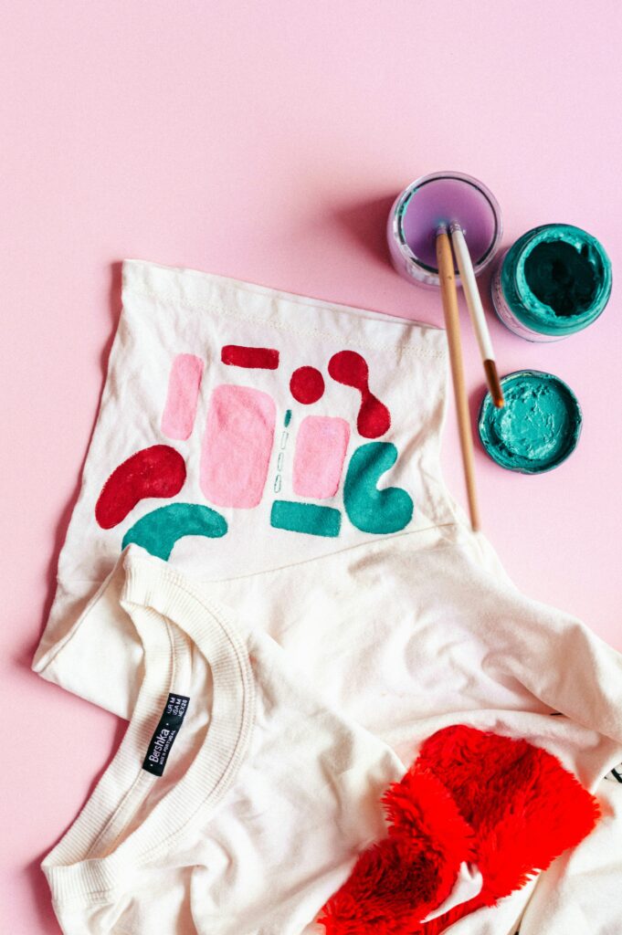 How to Get Latex Paint Out of Clothes guide to paint stain removal, blotting, scraping, soaking, detergent, washing methods, and fabric care.