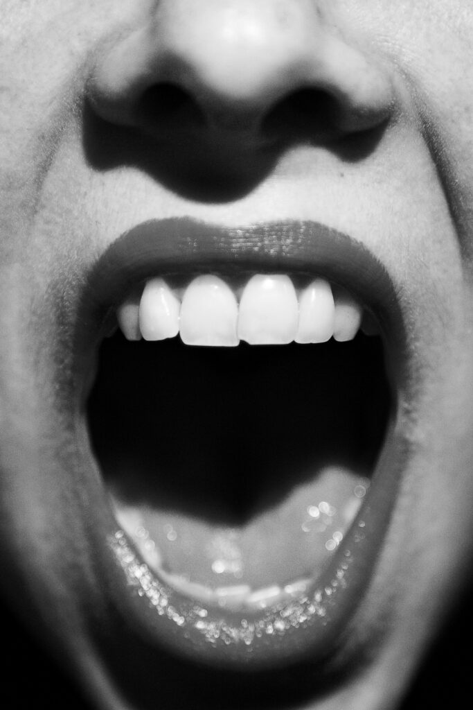 What Does Strep Throat Look Like? guide to red tonsils, swelling, white patches, throat discomfort, fever, and strep symptoms.
