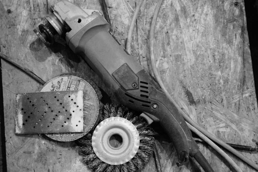 Oscillating Saw Blades covering blade types, tooth designs, materials, cutting applications, precision work, and project compatibility.